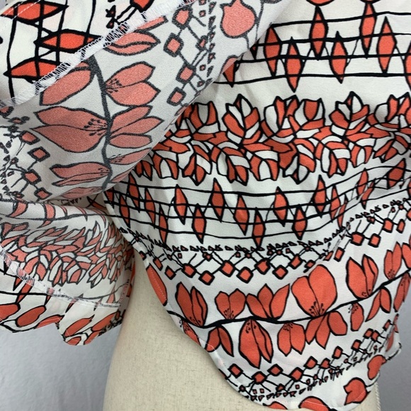 BCNU floral cropped top - Picture 2 of 4